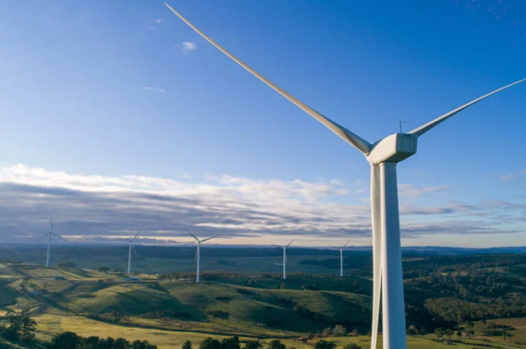 MacIntyre-Wind-Farm-hero1